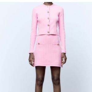 ZARA PINK KNIT CARDIGAN WITH GOLD BUTTONS AND MATCHING SKIRT SET SIZE M